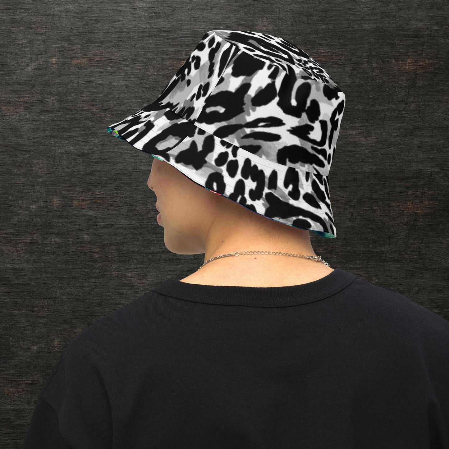 Reversible bucket hat