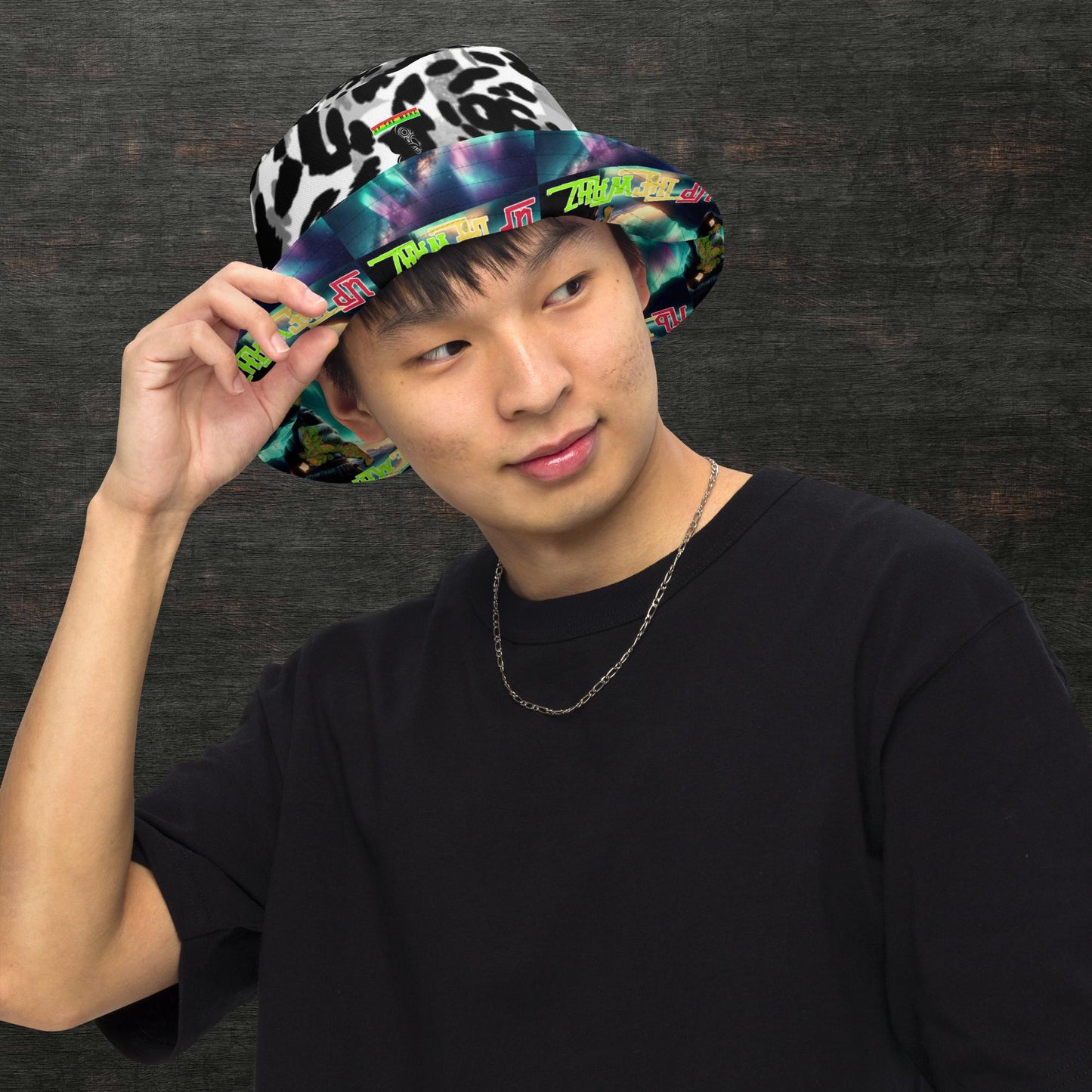 Reversible bucket hat